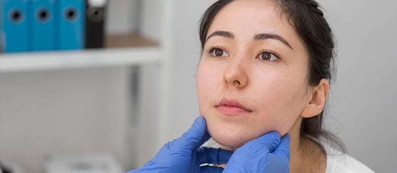 quién puede hacerse una mentoplastia